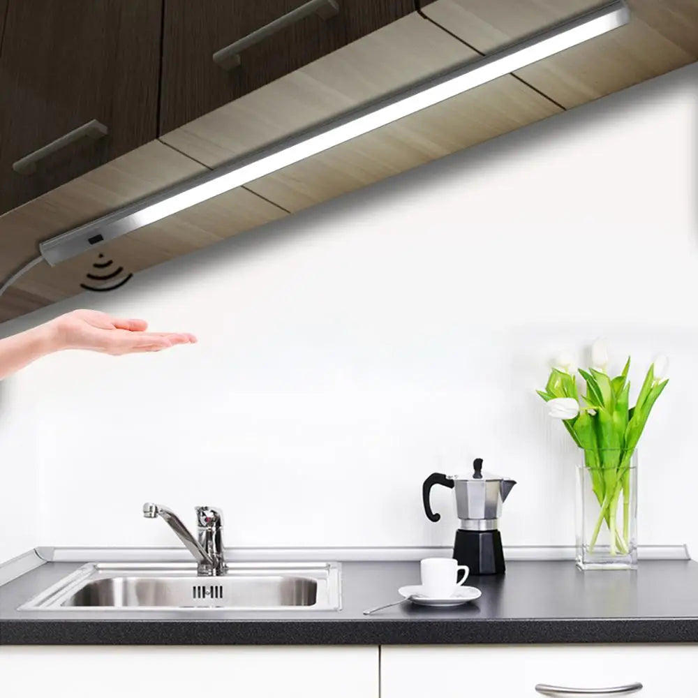 5V USB-betriebene intelligente LED-Küchenleuchte Handsensor Lampe Hintergrundbeleuchtung für Schrank Kleiderschränke Beleuchtung 30/40/50cm