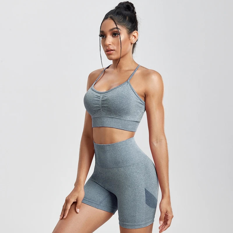 Solide Damen-Zweiteiler, Pfirsich-Po-Shorts, weibliche Trainingsanzüge, Fitnessstudio-Set, Neckholder-Fitness-Shorts, Push-Up-BH, Sommer
